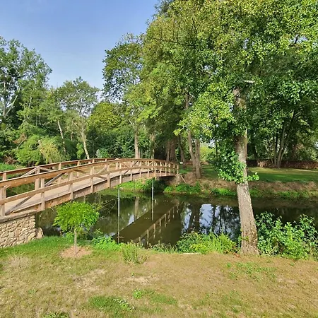 Au Fil De L'eau La Chapelle-Saint-Aubin