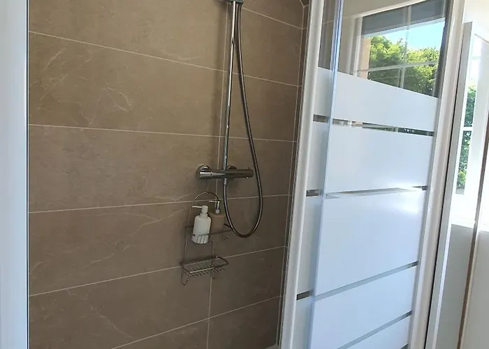 Au Fil De L'eau Bed & Breakfast