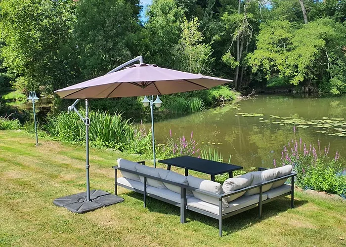 Au Fil De L'eau Bed & Breakfast 3*