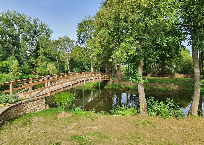 Au Fil De L'eau La Chapelle-Saint-Aubin