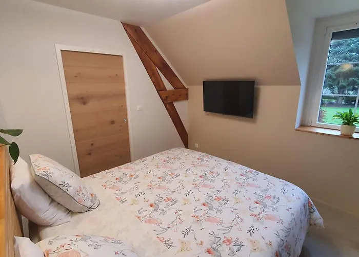 Au Fil De L'eau Bed & Breakfast